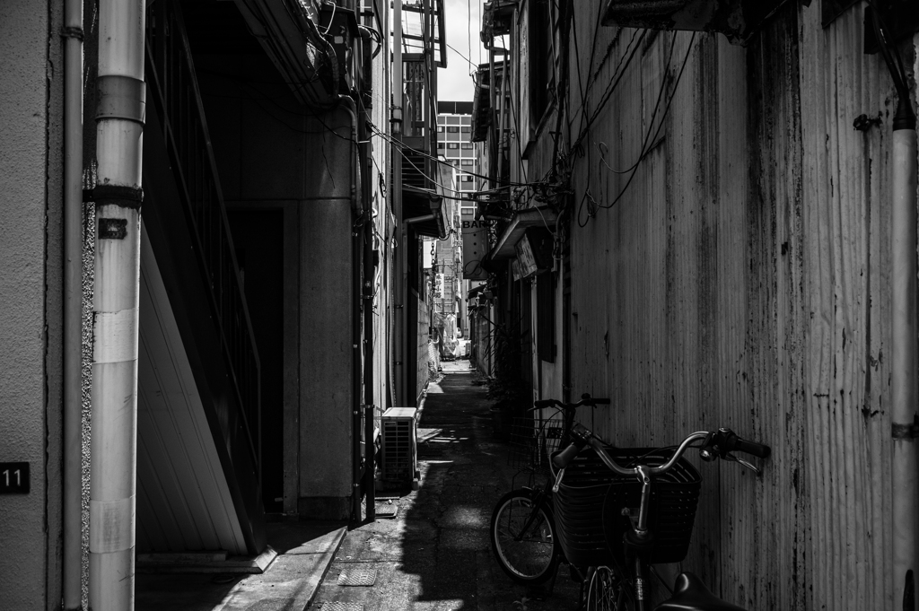 路地裏