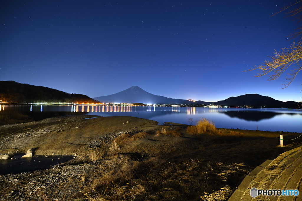 夜の富士山