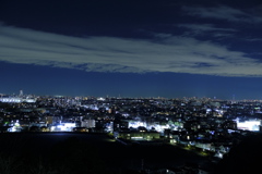 闇夜に流れる雲