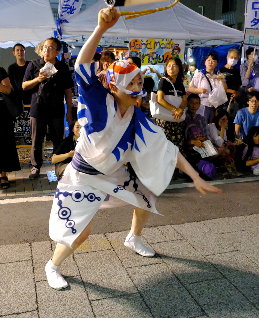女性の男踊り