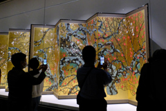 紅白梅図屏風