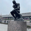 考える人