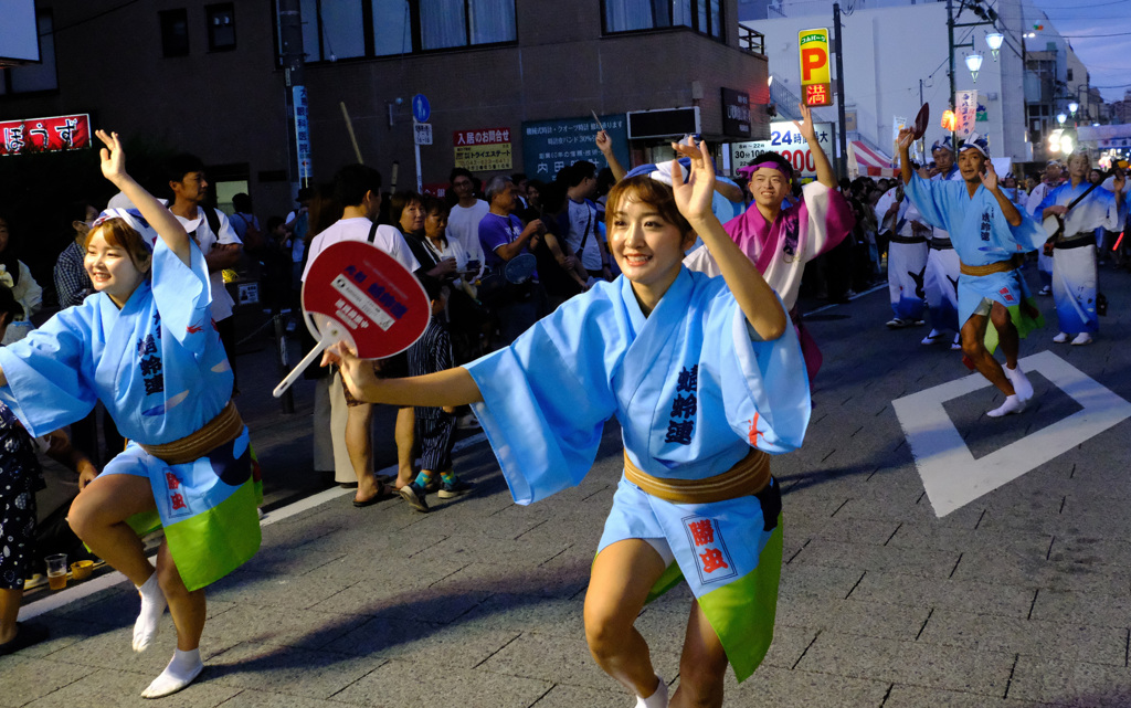 蜻蛉連 女性の男踊り