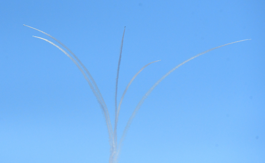 それぞれの道を