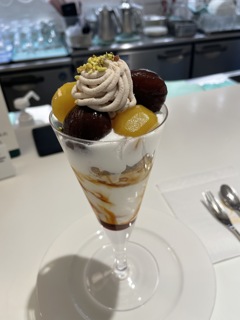マロンパフェ上から