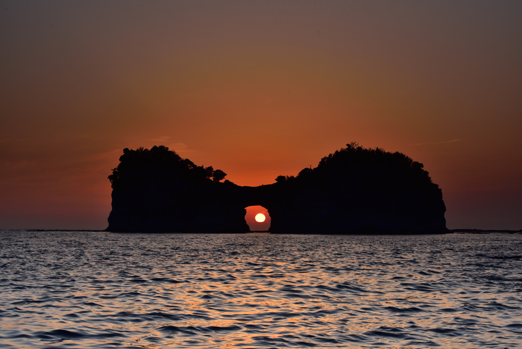 覗く夕陽