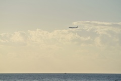 旅客機と船