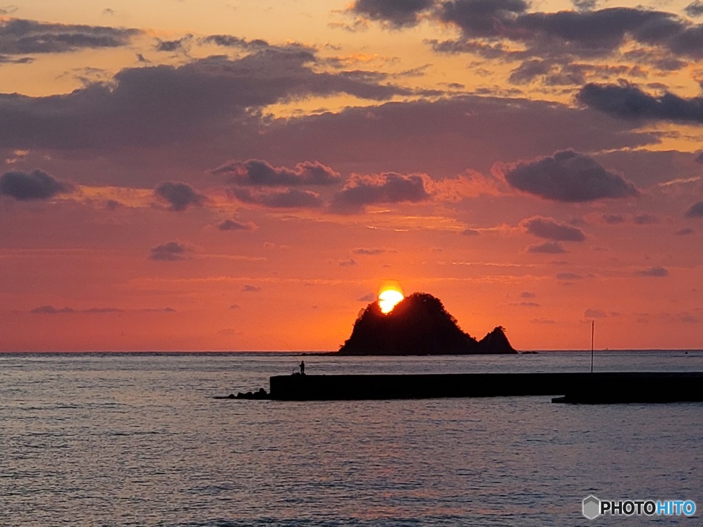 手石島と朝陽