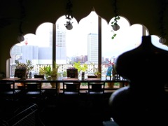 レストランの窓と風景