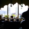 レストランの窓と風景
