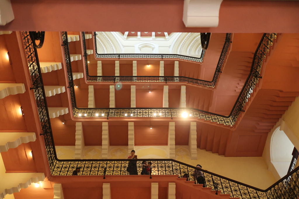 ホテルの階段