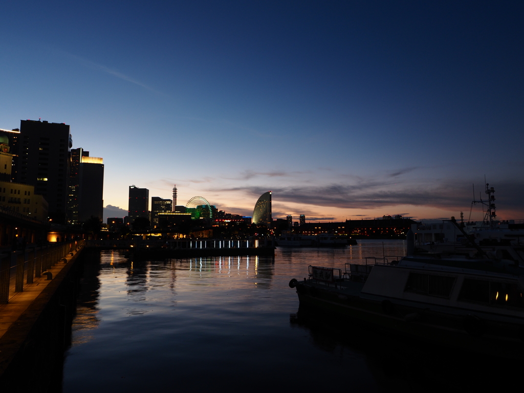 横浜の夕暮れ