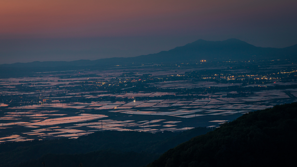 越後平野の夕暮れ