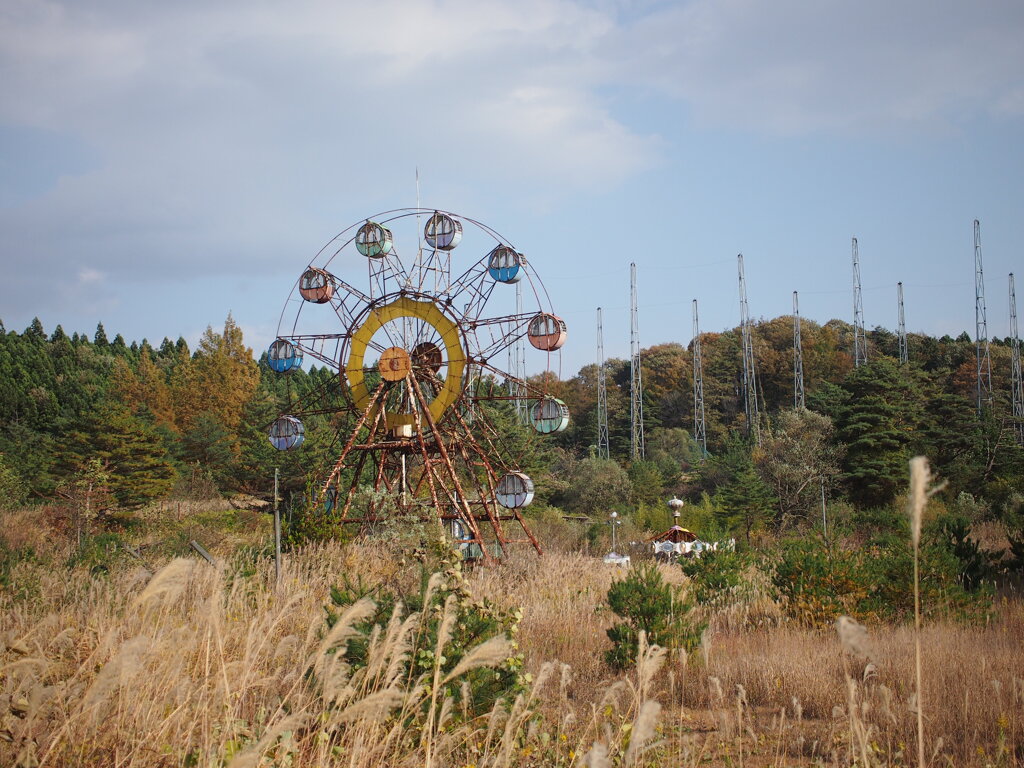 廃墟の遊園地