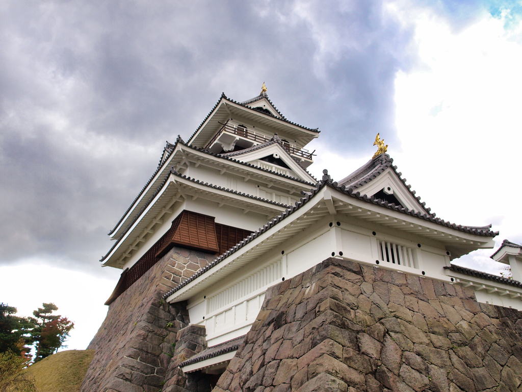 上山城(模擬天守)
