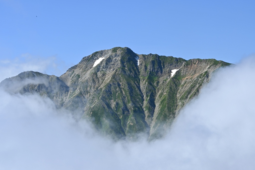 切れ間から五竜岳