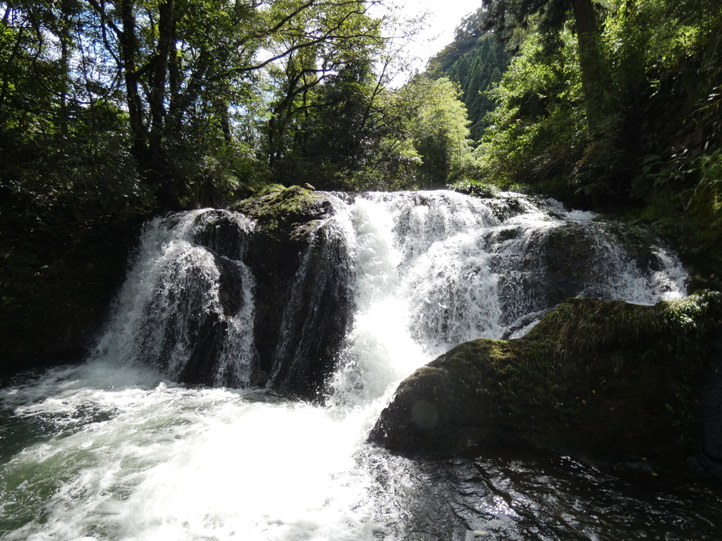 小松市　鱒留の滝