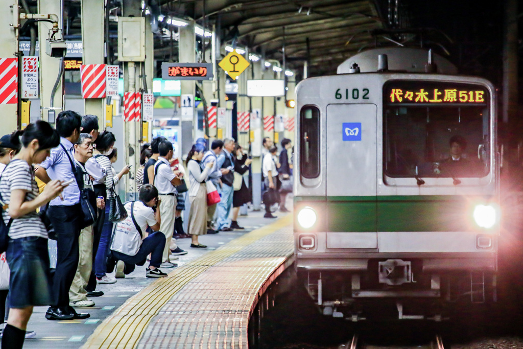 代走する東京メトロ6000系