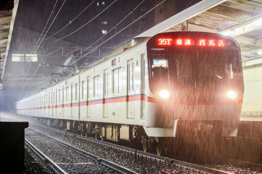 豪雨の5300形