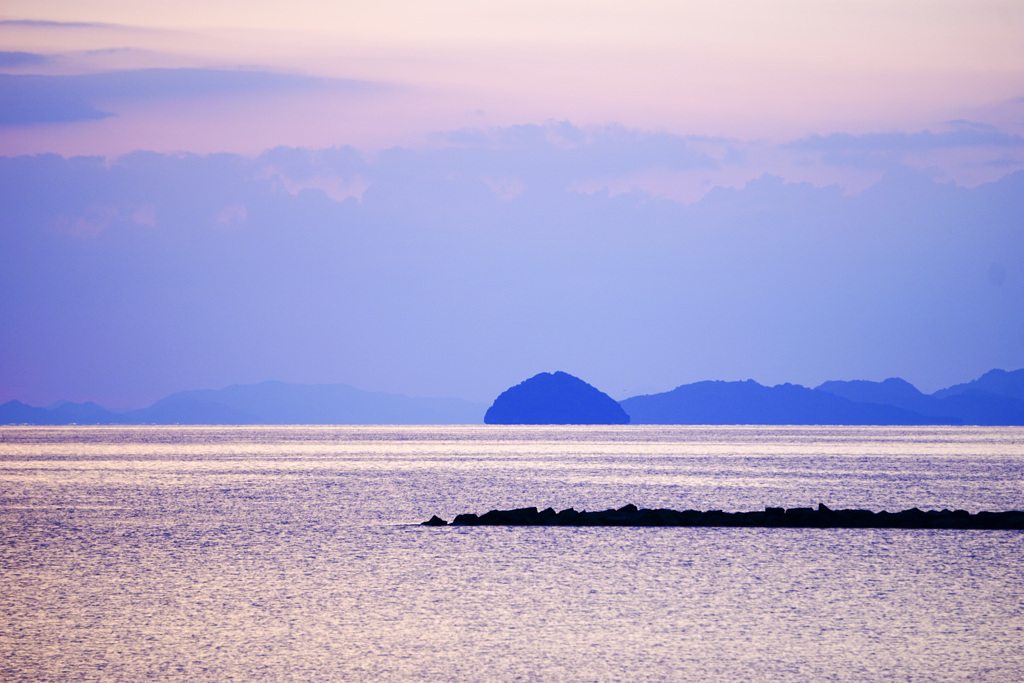 染まる海