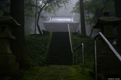 2025.7_雨と霧の山神社