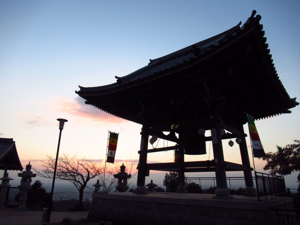 神呪寺の鐘楼