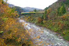 秋の鉄橋