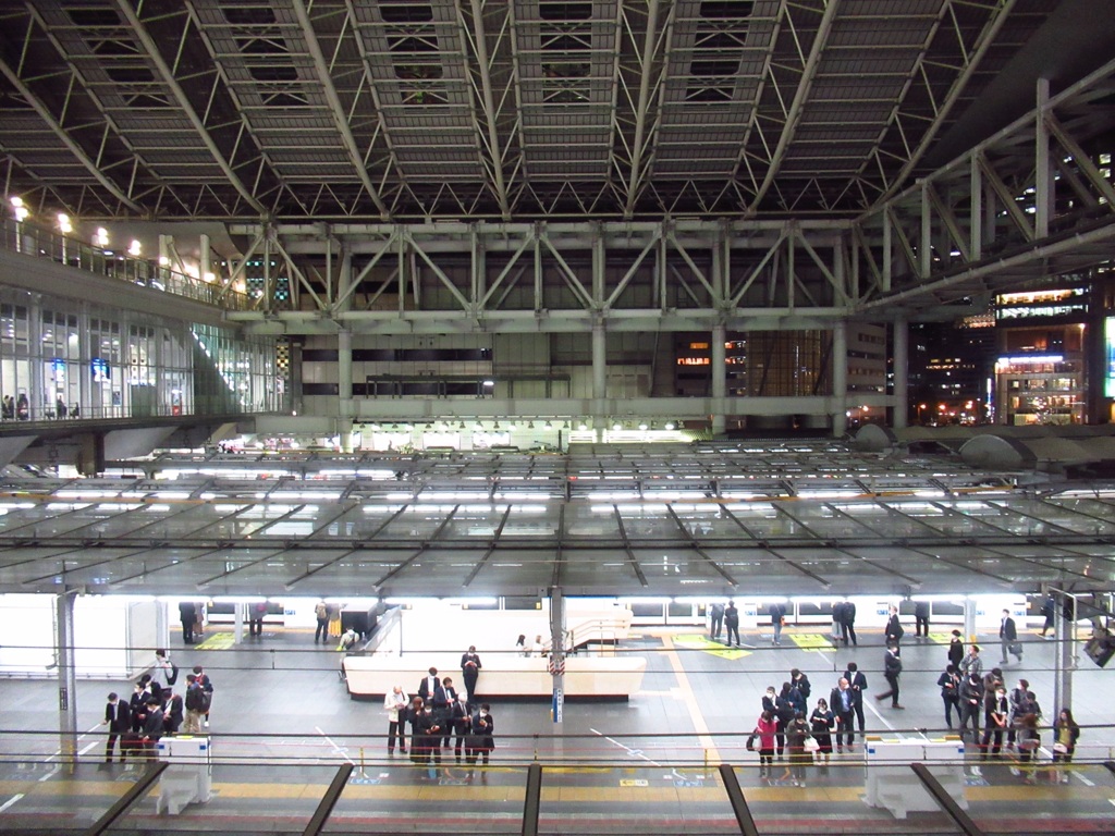 大阪駅　待ち時間