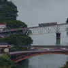 ダムを渡る3本の橋