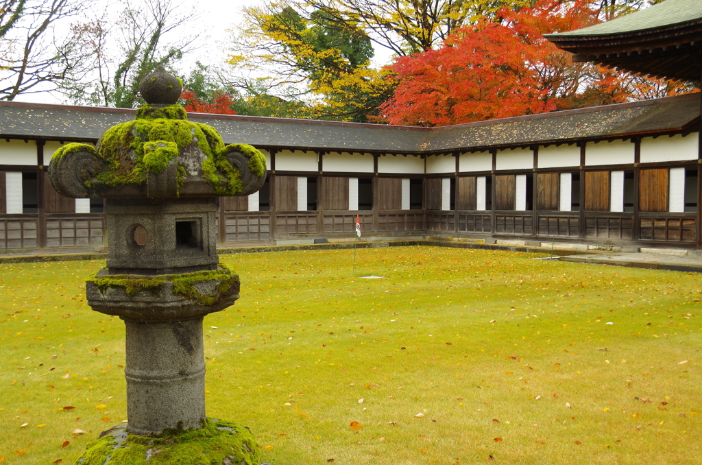 瑞龍寺の石灯籠