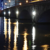 万代橋橋脚と信濃川水面夜景