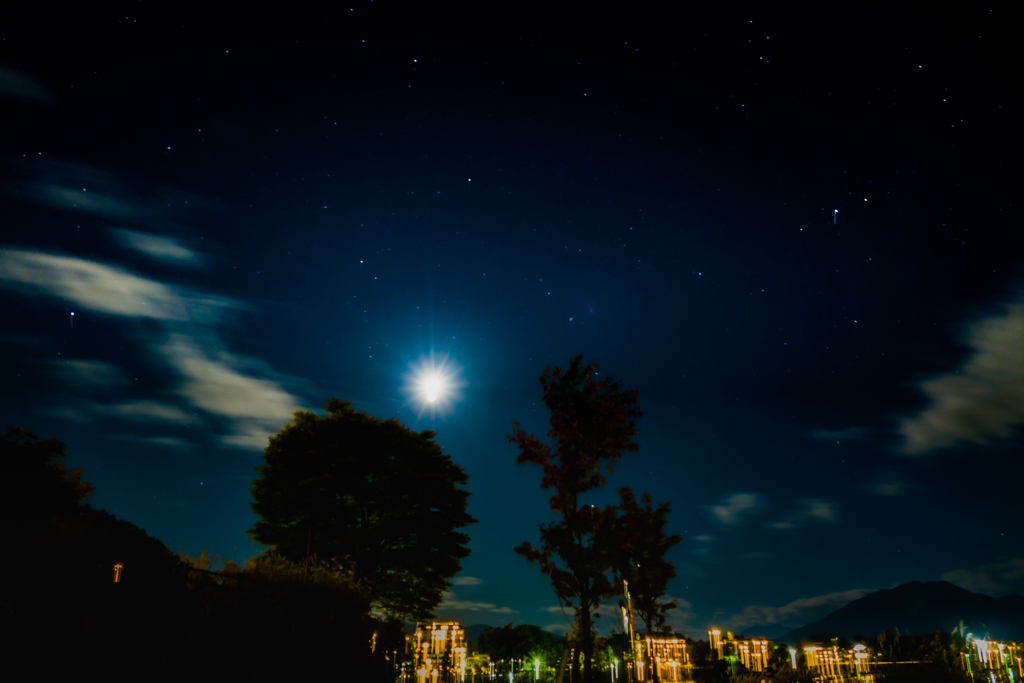 月と星と夜景