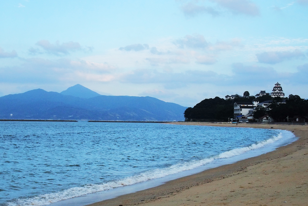 天山と唐津城