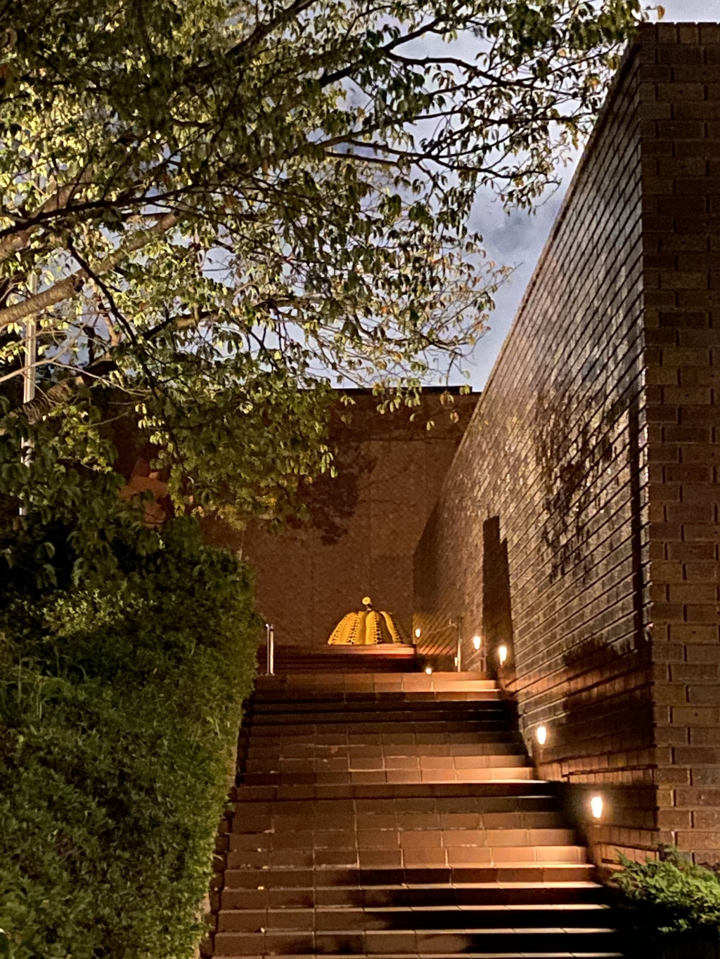 福岡市美術館階段