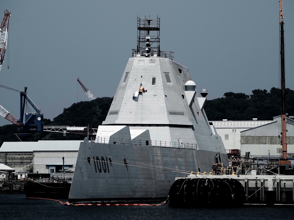 ズムウォルト級ミサイル駆逐艦 DDG-1001 マイケル・モンスーア