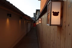 リラックマカフェへの小路