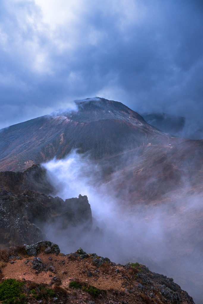 霞む那須岳