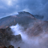 霞む那須岳