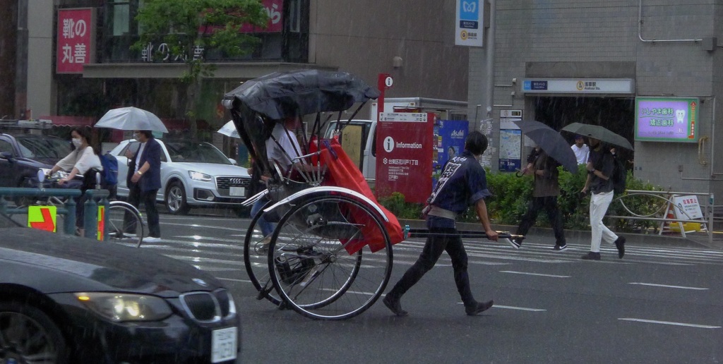 雨 人力車