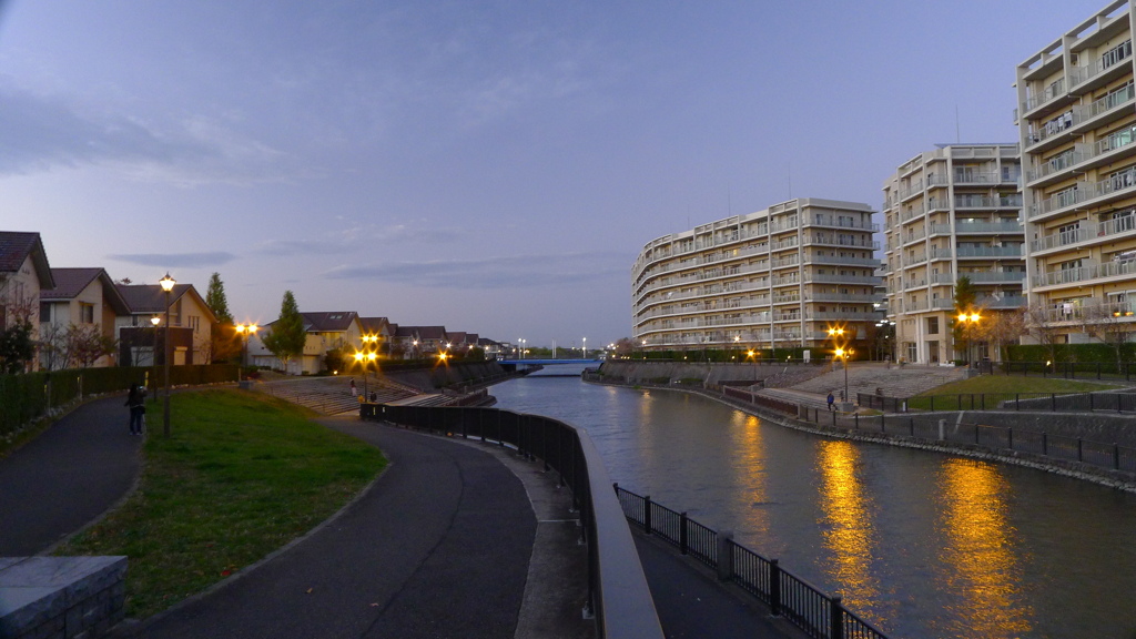 川沿 夜景