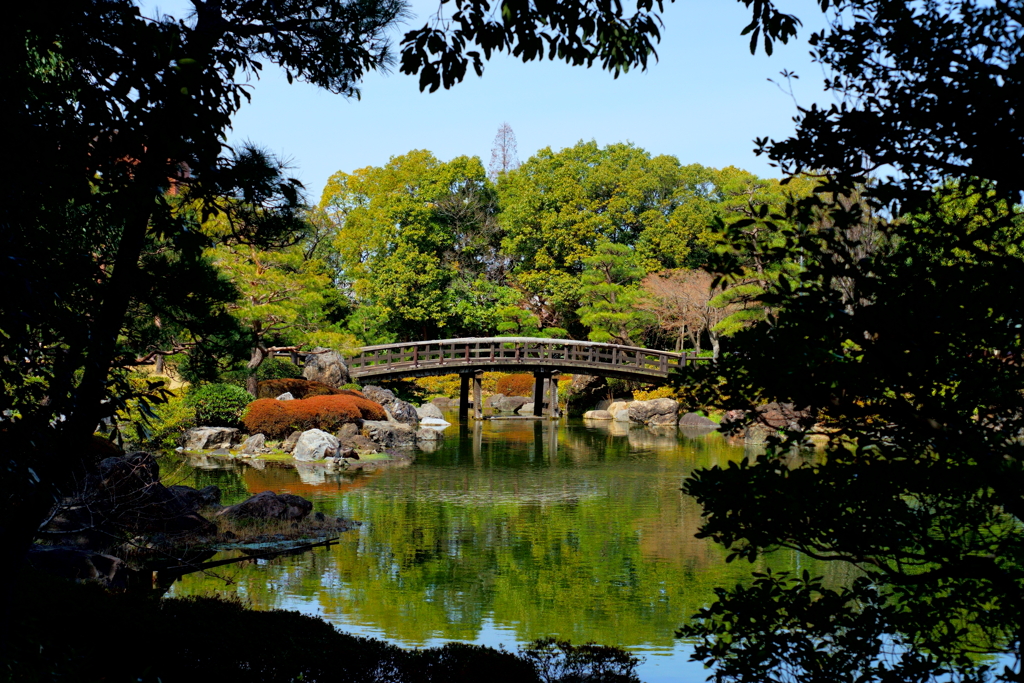 白鳥庭園