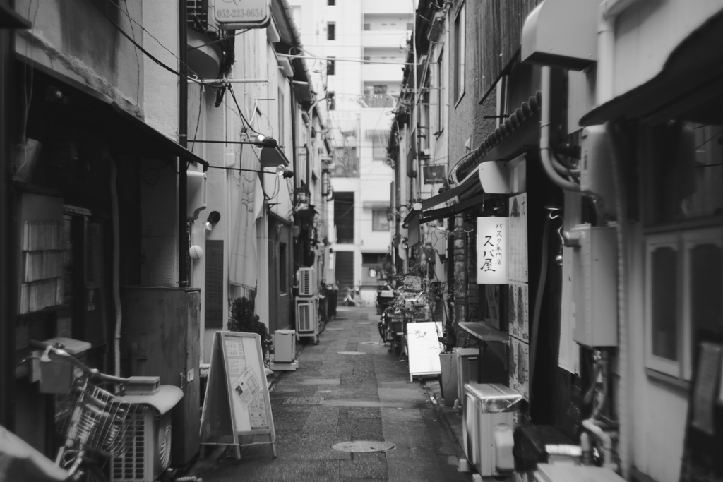 路地裏