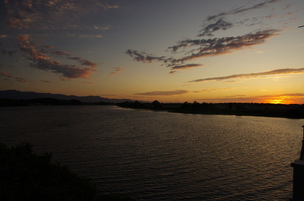 夕陽の茨戸川