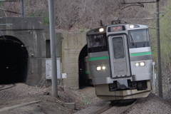 トンネルを抜けると．．．