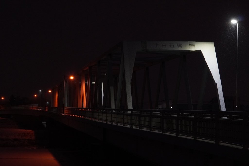 夜明けを待つ橋