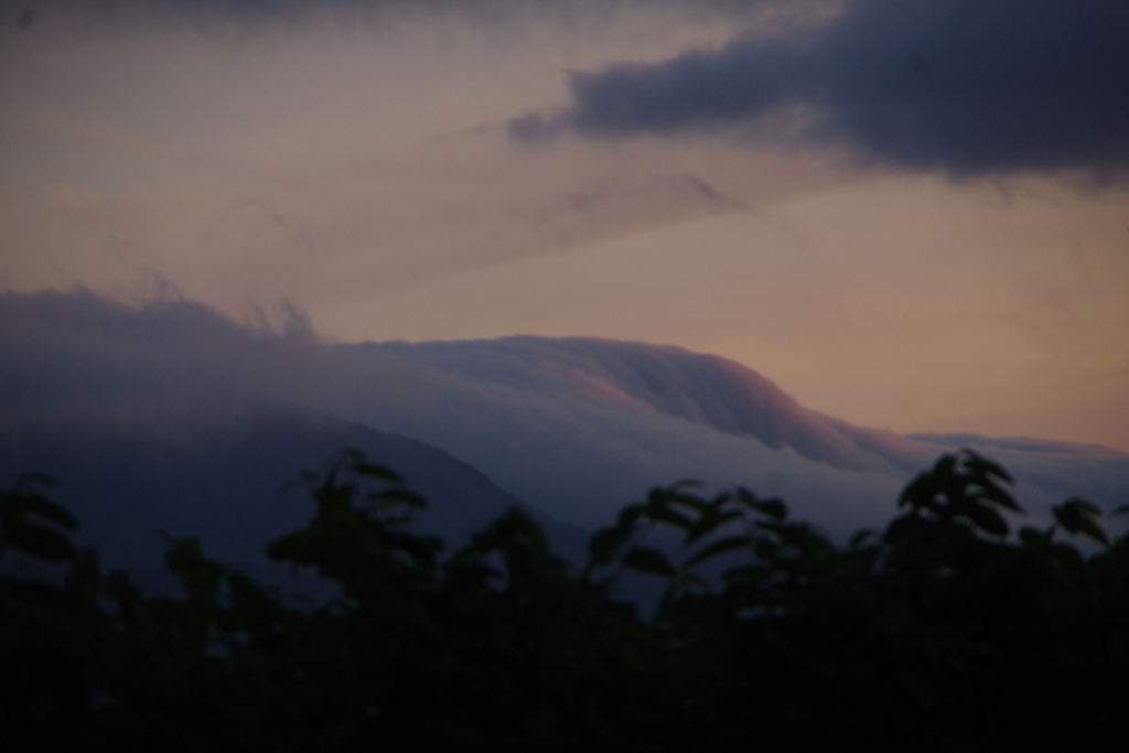 雲と山