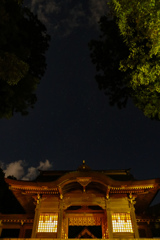 弥彦神社 門前