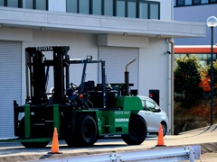 働く車