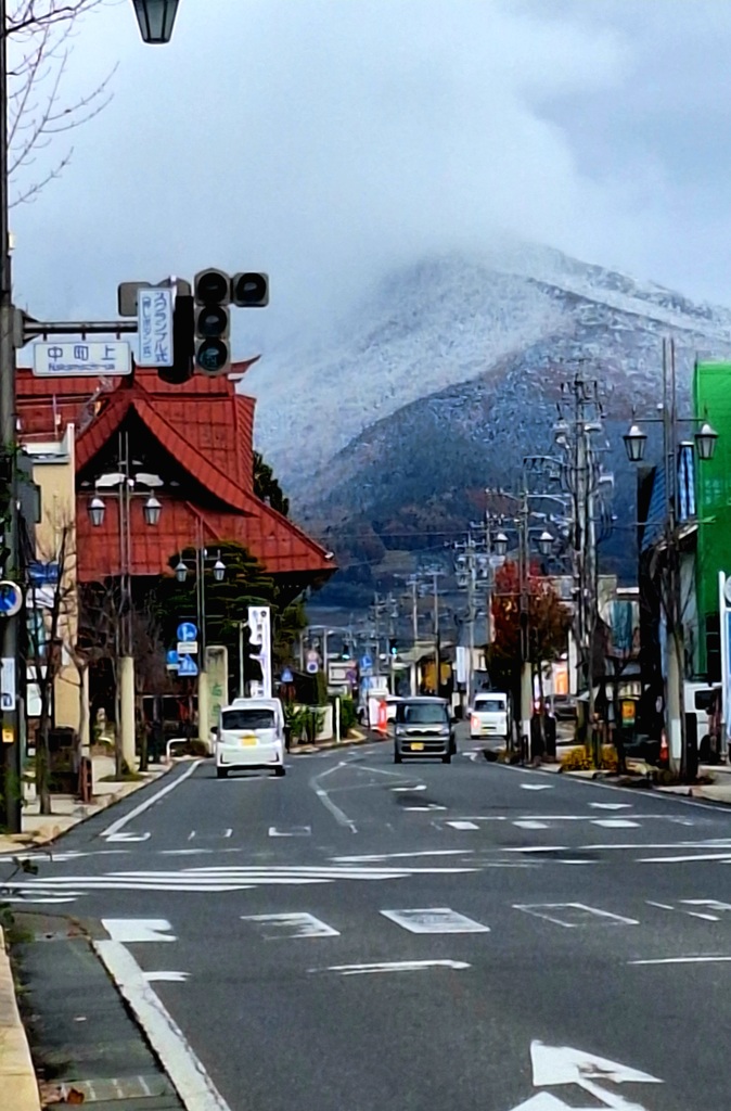 高社山に雪
