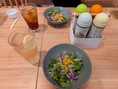 おかわりサラダ